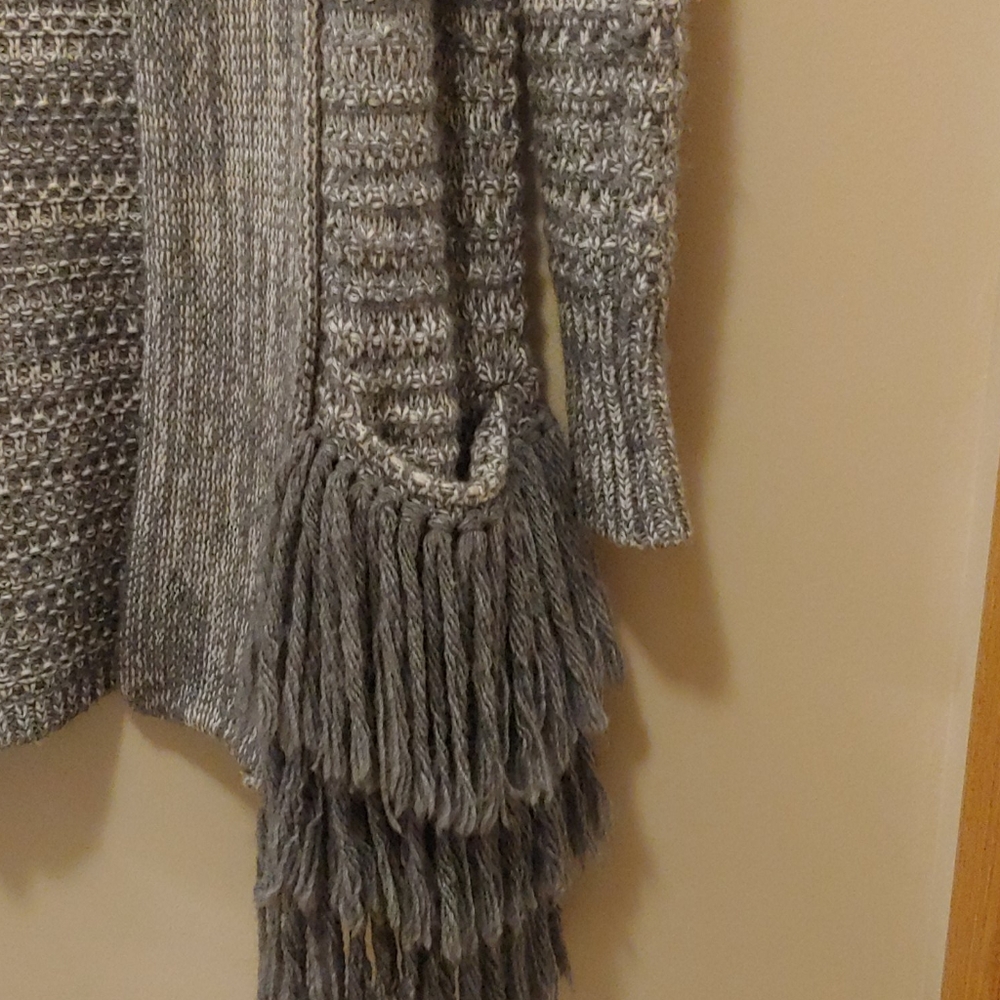 Sweater - Picture 3 of 7